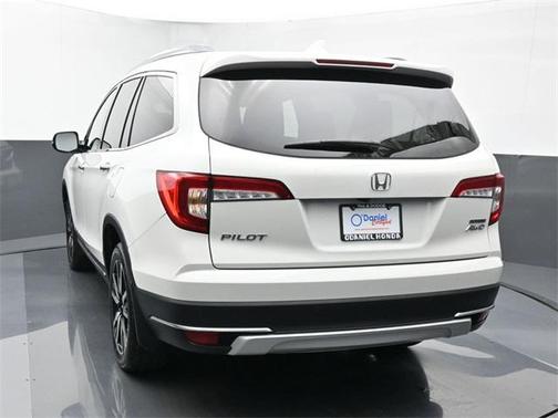 2022 Honda Pilot Touring 8-Passenger