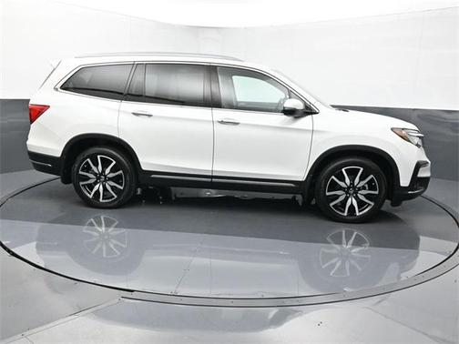 2022 Honda Pilot Touring 8-Passenger