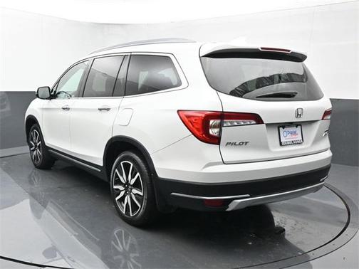 2022 Honda Pilot Touring 8-Passenger