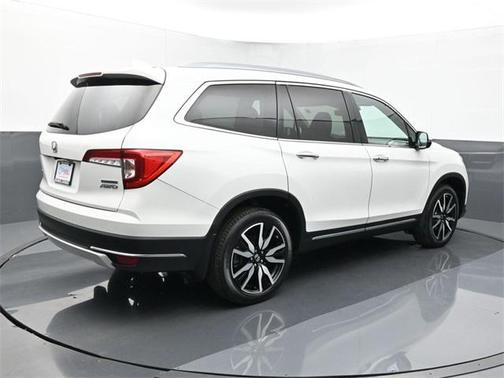 2022 Honda Pilot Touring 8-Passenger