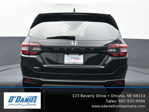 Crystal Black Pearl 2025 Honda Pilot EX-L