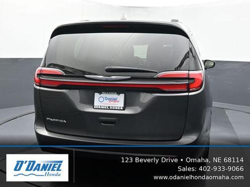 Granite Crystal Metallic Clearcoat 2022 Chrysler Pacifica Touring L