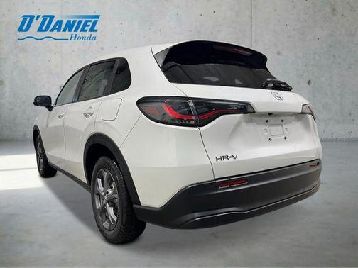 Platinum White Pearl 2027 Honda HR-V LX