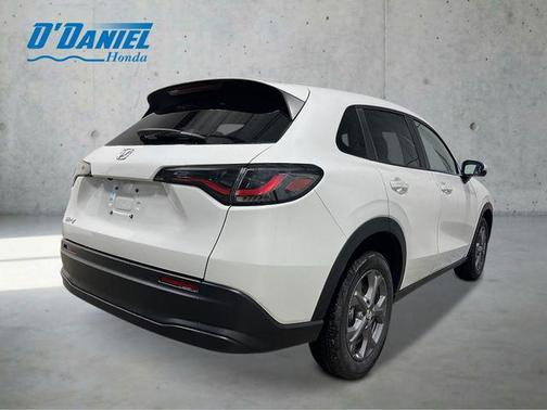 Platinum White Pearl 2027 Honda HR-V LX