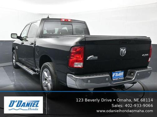Brilliant Black Crystal Pearlcoat 2017 RAM 1500 Big Horn