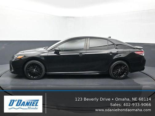 Midnight Black Metallic 2020 Toyota Camry SE