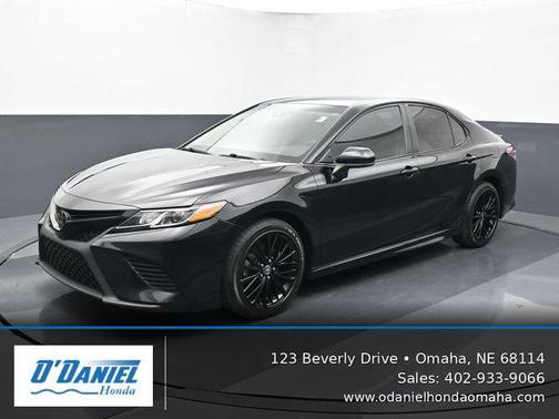 Midnight Black Metallic 2020 Toyota Camry SE