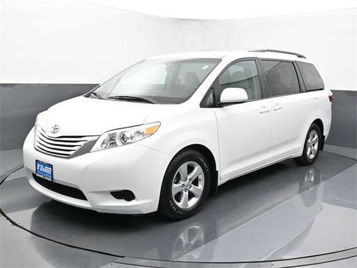 2016 Toyota Sienna LE