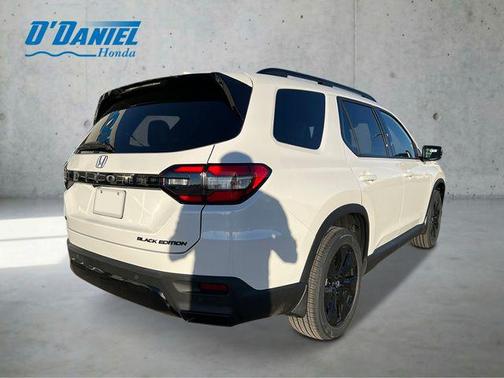 Platinum White Pearl 2026 Honda Pilot Black Edition
