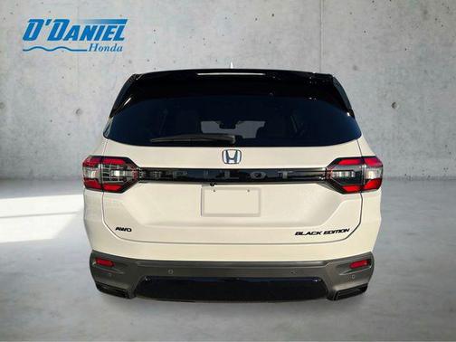 Platinum White Pearl 2026 Honda Pilot Black Edition