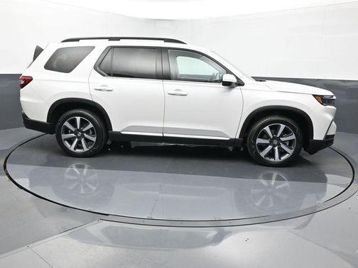 2023 Honda Pilot Touring 8-Passenger