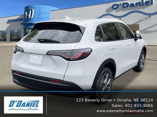 Platinum White Pearl 2026 Honda HR-V LX