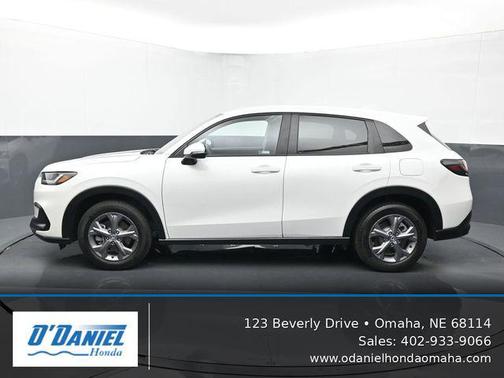 Platinum White Pearl 2026 Honda HR-V LX
