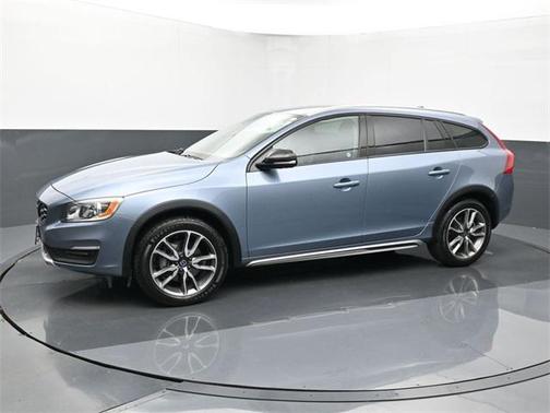 2018 Volvo V60 Cross Country T5