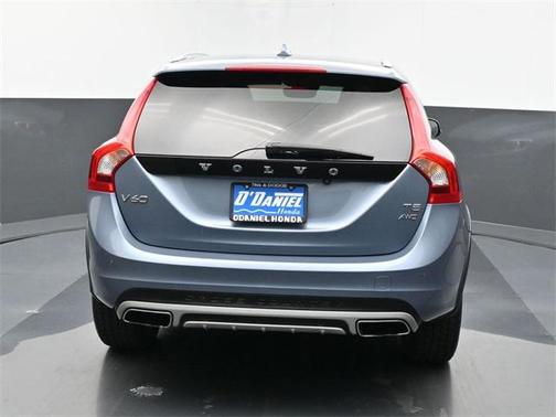 2018 Volvo V60 Cross Country T5