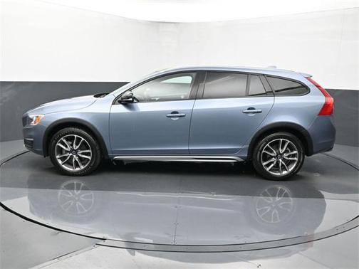 2018 Volvo V60 Cross Country T5