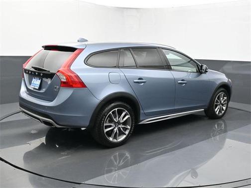 2018 Volvo V60 Cross Country T5