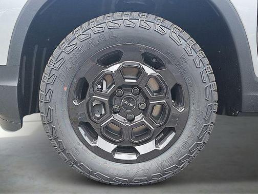 Solar Silver Metallic 2026 Honda Ridgeline TrailSport+