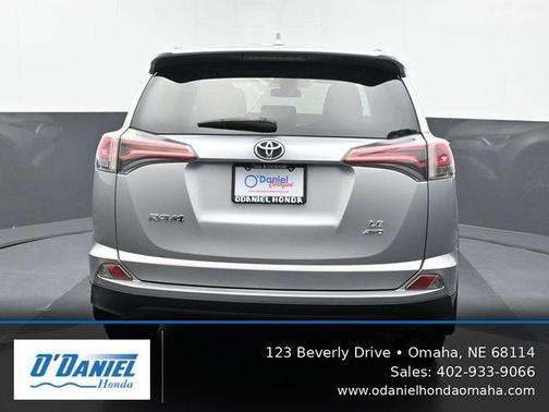 Silver Sky Metallic 2018 Toyota RAV4 LE