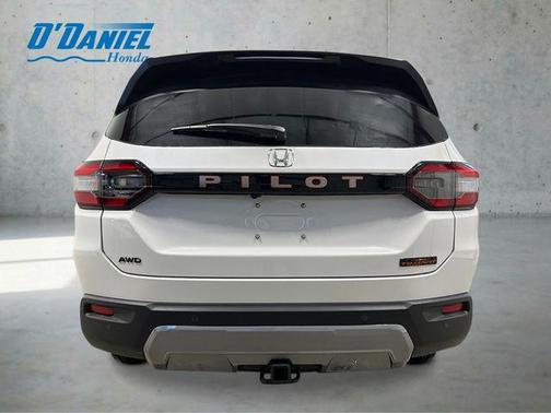 Platinum White Pearl 2026 Honda Pilot TrailSport