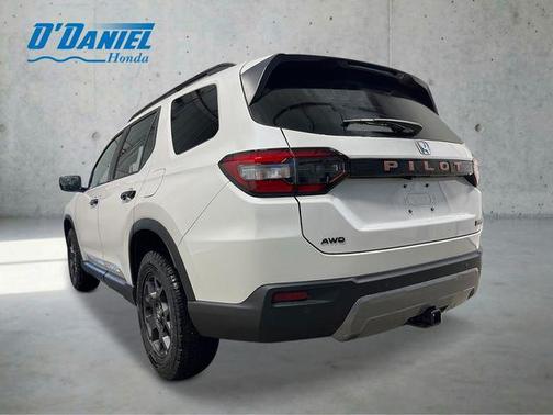 Platinum White Pearl 2026 Honda Pilot TrailSport
