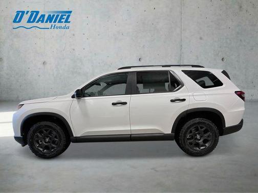 Platinum White Pearl 2026 Honda Pilot TrailSport
