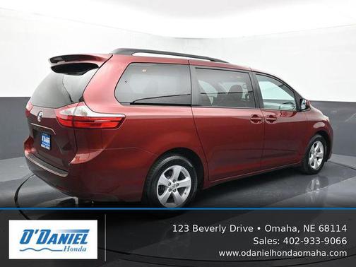 Salsa Red Pearl 2017 Toyota Sienna LE