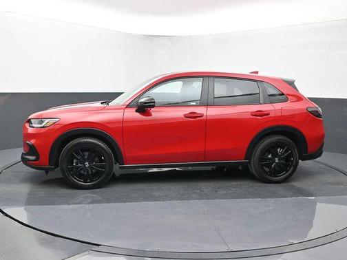 Crystal Black Pearl 2026 Honda HR-V AWD Sport