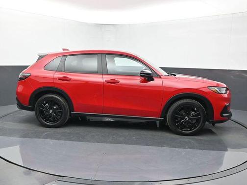 Crystal Black Pearl 2026 Honda HR-V AWD Sport