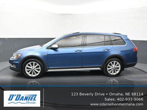 Blue Metallic 2017 Volkswagen Golf Alltrack TSI SE