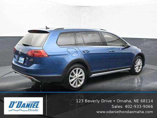 Blue Metallic 2017 Volkswagen Golf Alltrack TSI SE