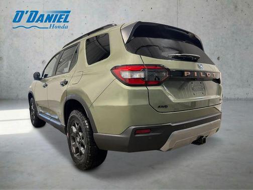 Crystal Black Pearl 2026 Honda Pilot TrailSport