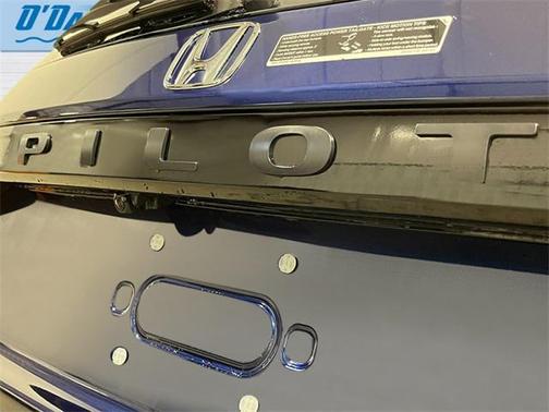 2025 Honda Pilot Touring 8-Passenger