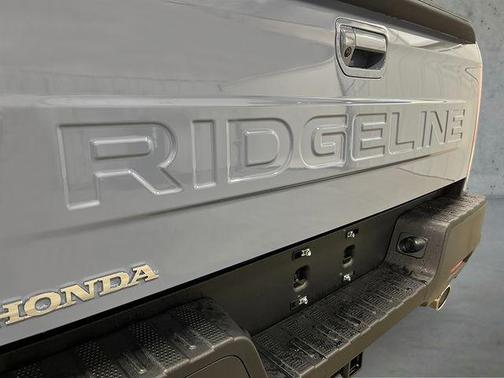 Crystal Black Pearl 2026 Honda Ridgeline RTL