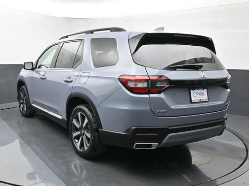 Gray 2024 Honda Pilot Touring 8-Passenger