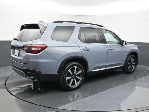 Gray 2024 Honda Pilot Touring 8-Passenger