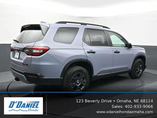 Sonic Gray Pearl 2025 Honda Pilot TrailSport