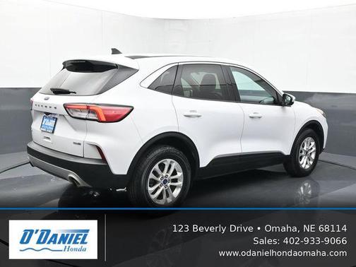 Oxford White 2020 Ford Escape SE