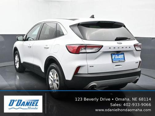 Oxford White 2020 Ford Escape SE