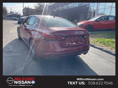 Scarlet Ember 2024 Nissan Altima 2.5 SL