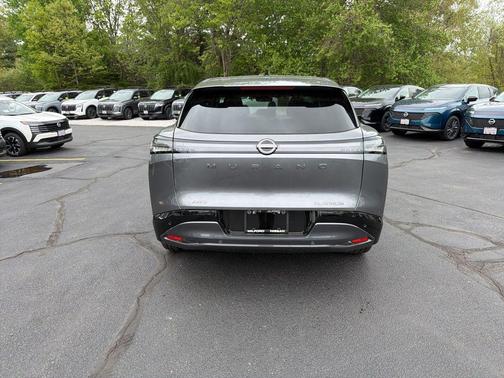 Gun Metallic 2026 Nissan Murano Platinum