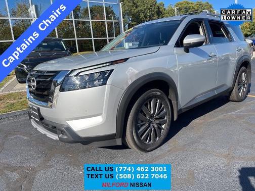2025 Nissan Pathfinder SL