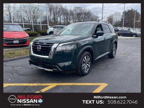 Obsidian Green 2024 Nissan Pathfinder SL