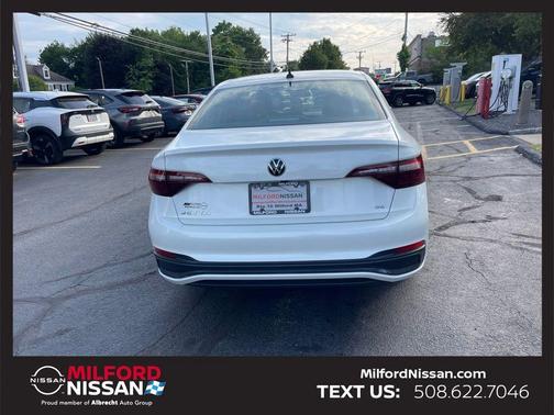 Opal White Pearl Effect 2023 Volkswagen Jetta 1.5T SE