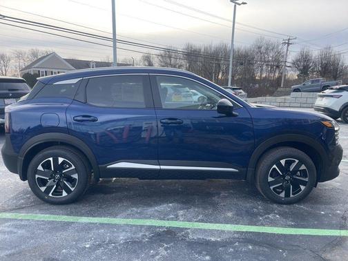 2025 Nissan Kicks SV