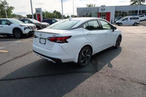 2024 Nissan Versa 1.6 SR