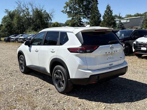Everest White P 2026 Nissan Rogue SV