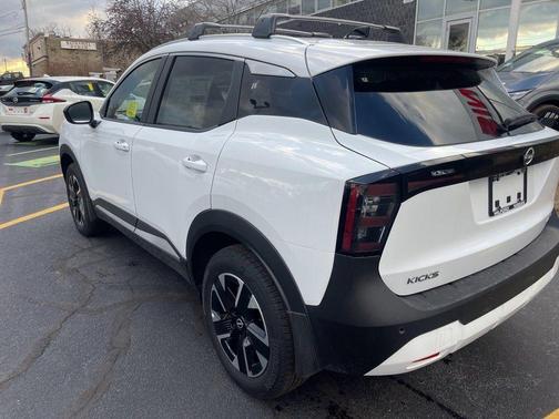 2026 Nissan Kicks SV