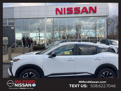 Aspen White Tri 2026 Nissan Kicks SV