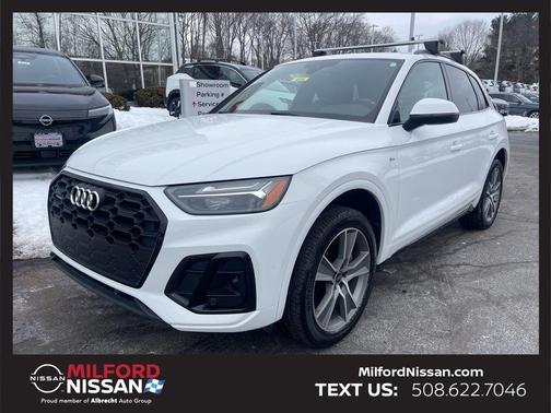 Arkona White 2025 Audi Q5 45 S line quattro Premium